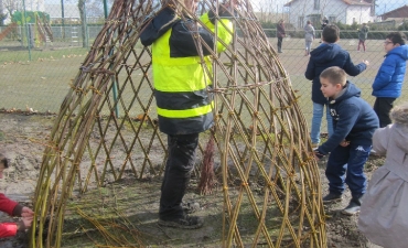 Stages auprès des associations et des centres de loisirs