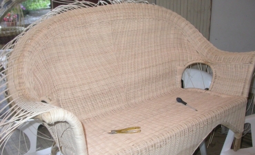 Restauration d'un canapé en rotin